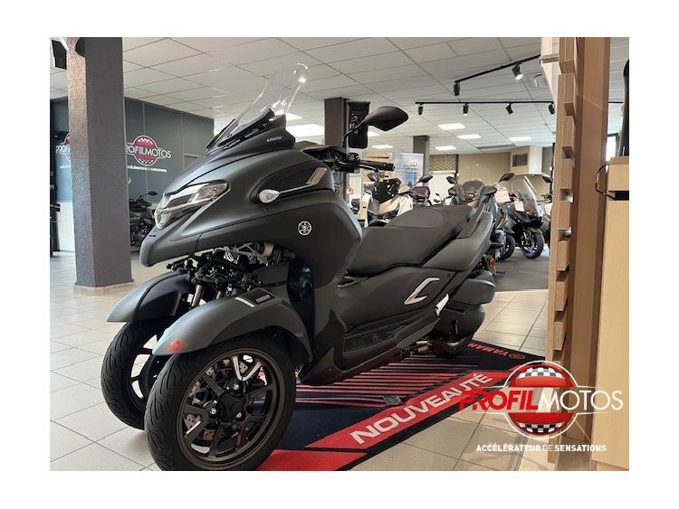 YAMAHA TRICITY 300